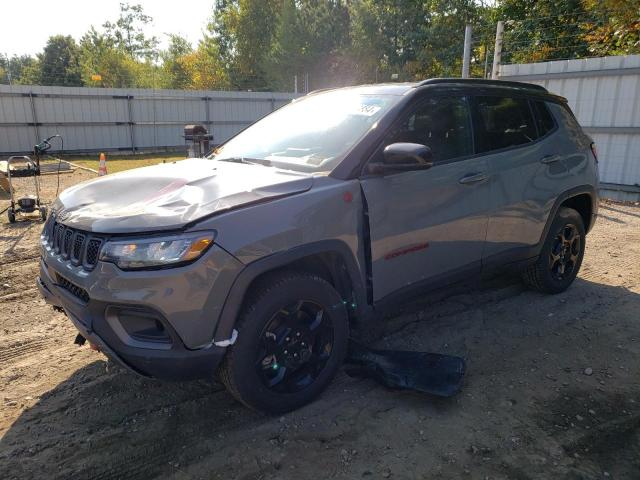  Salvage Jeep Compass