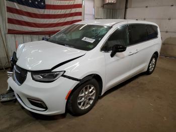  Salvage Chrysler Pacifica