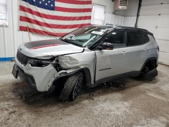  Salvage Jeep Compass