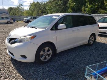  Salvage Toyota Sienna