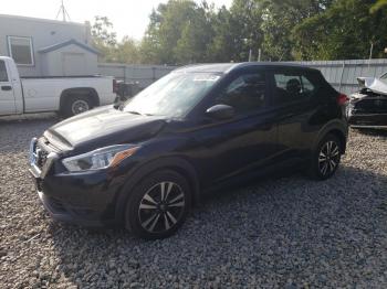  Salvage Nissan Kicks
