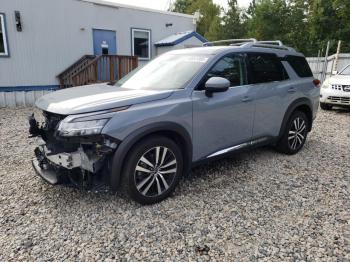 Salvage Nissan Pathfinder