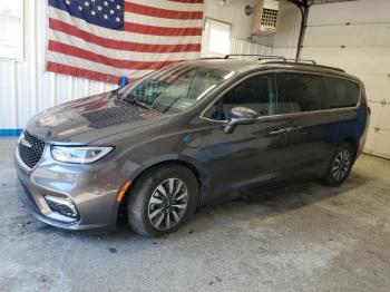  Salvage Chrysler Pacifica