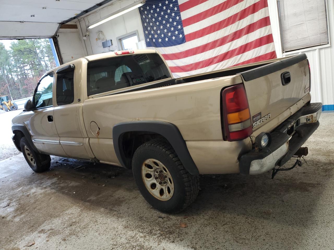 GMC Sierra K1500 Classic Image 2