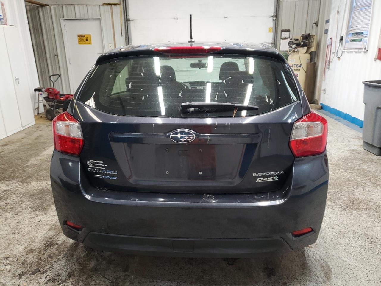 Subaru Impreza Image 12