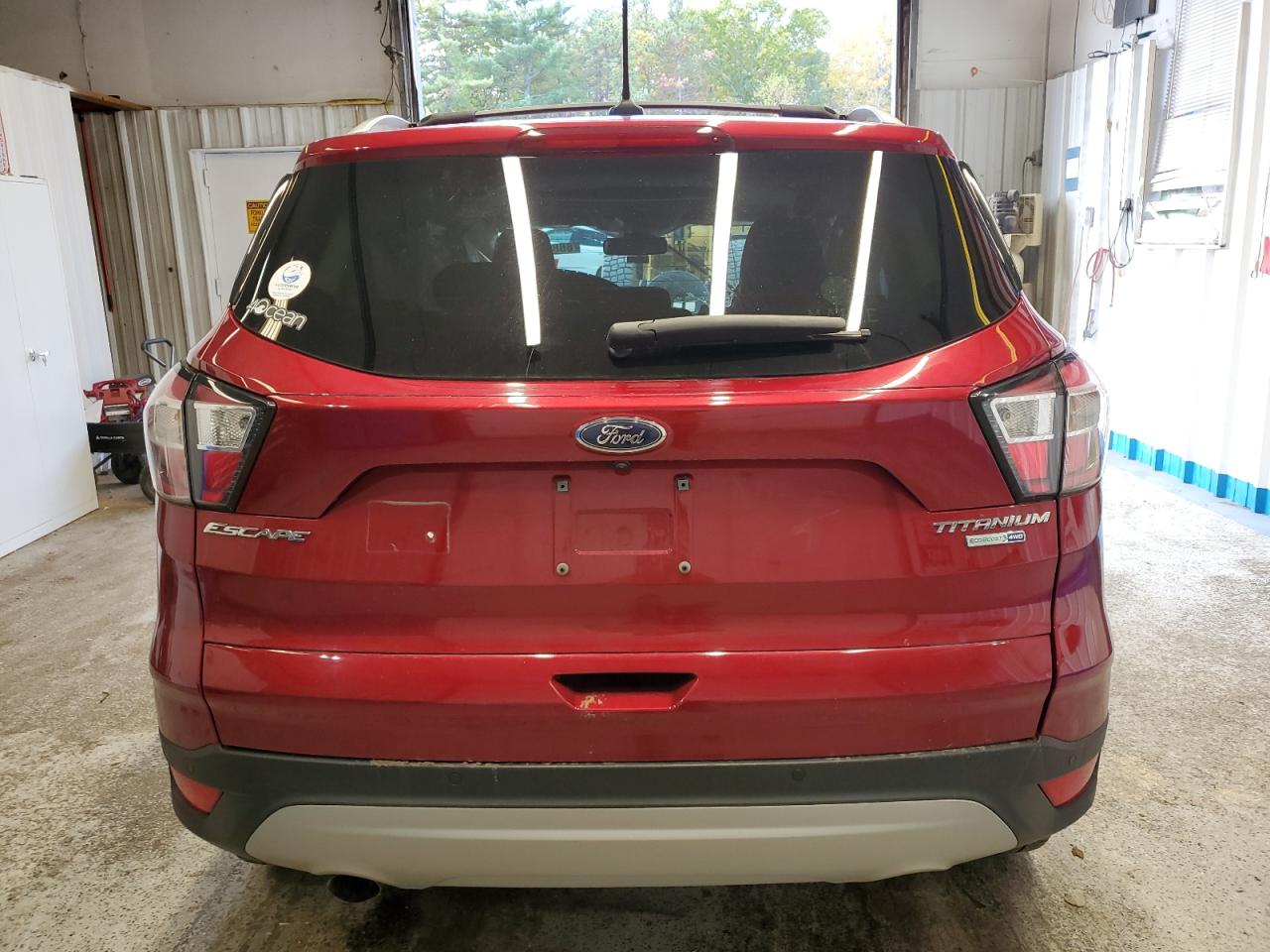 Ford Escape Titanium Image 2