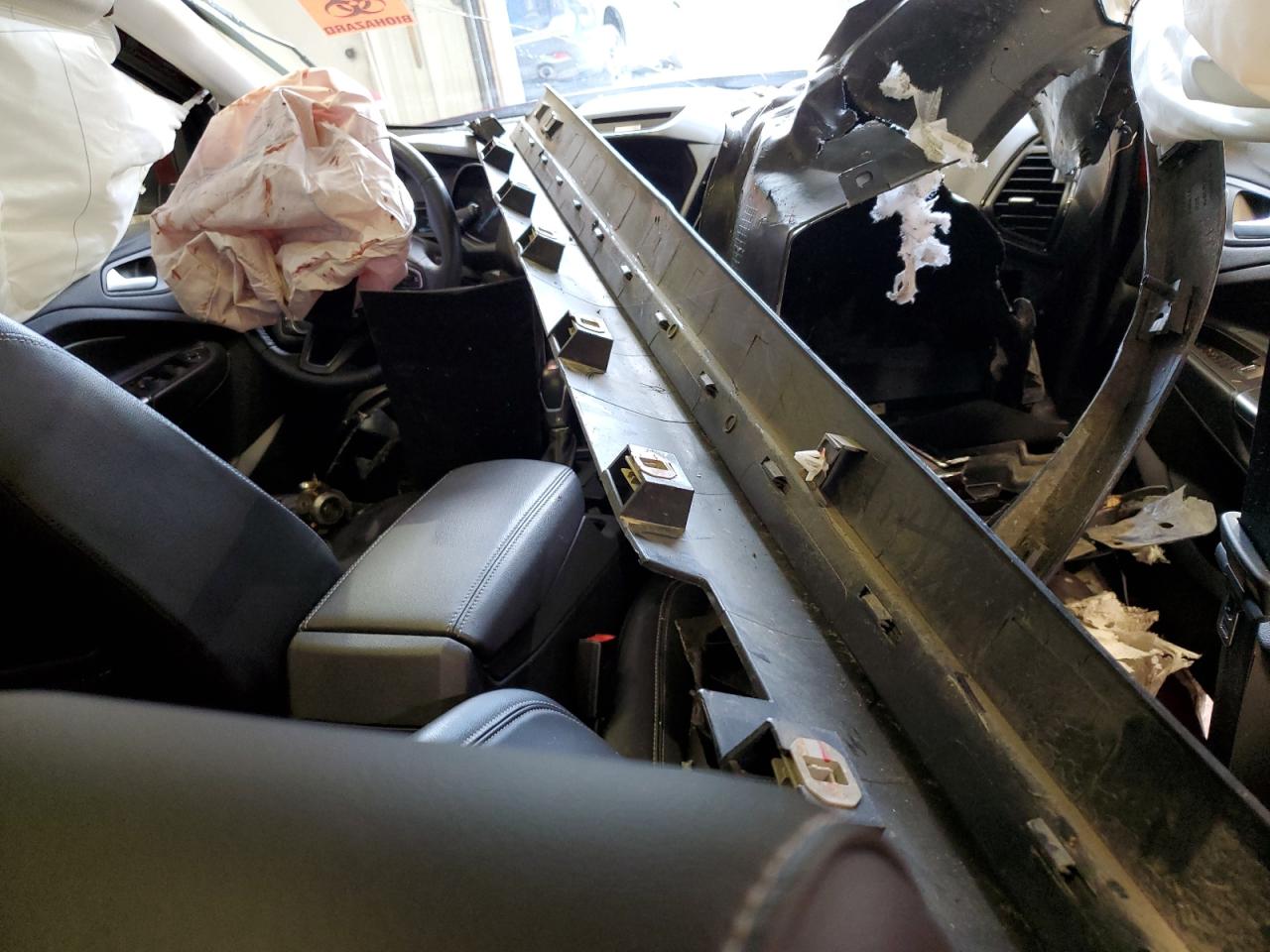 Ford Escape Titanium Image 8