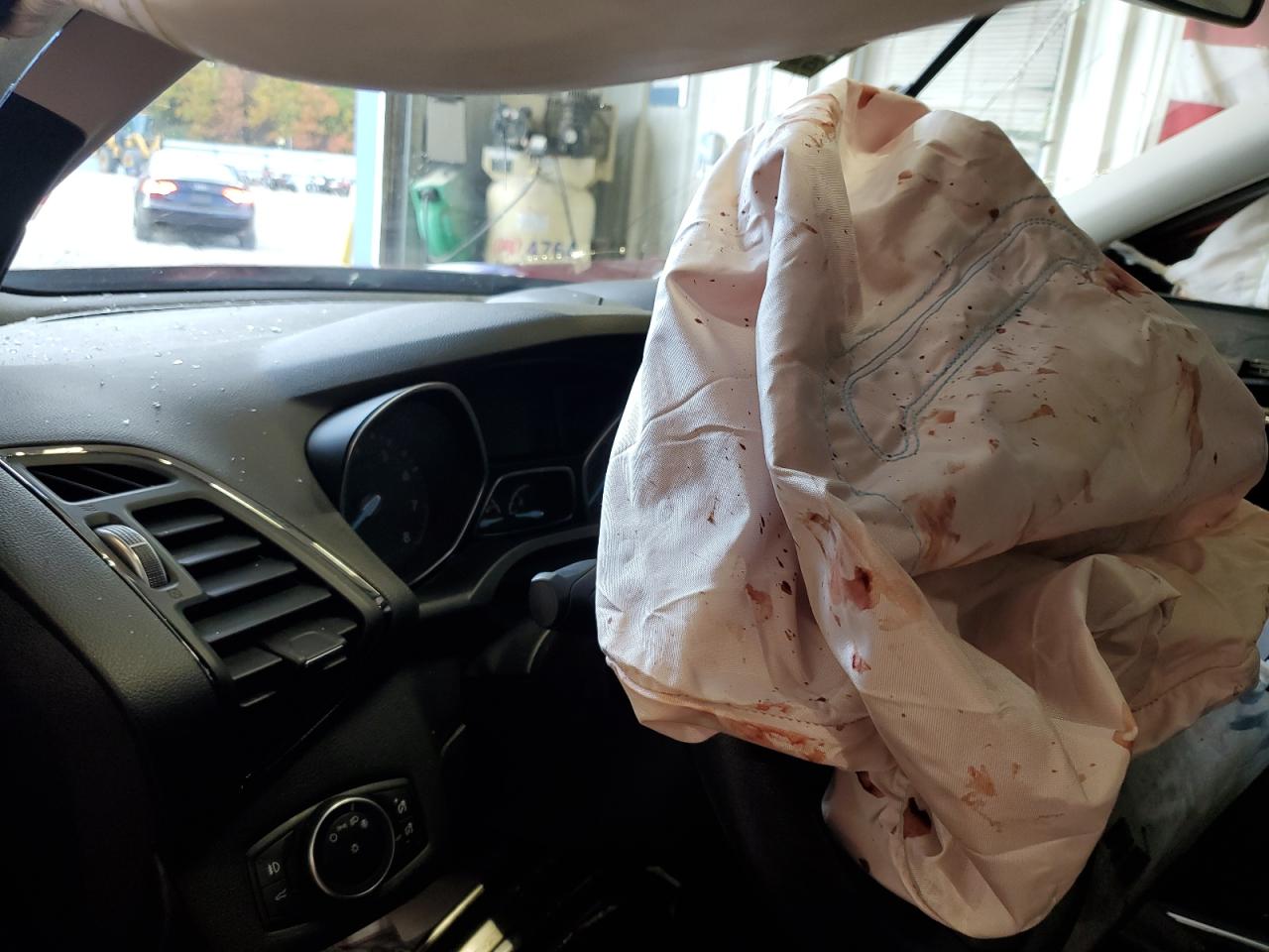 Ford Escape Titanium Image 7