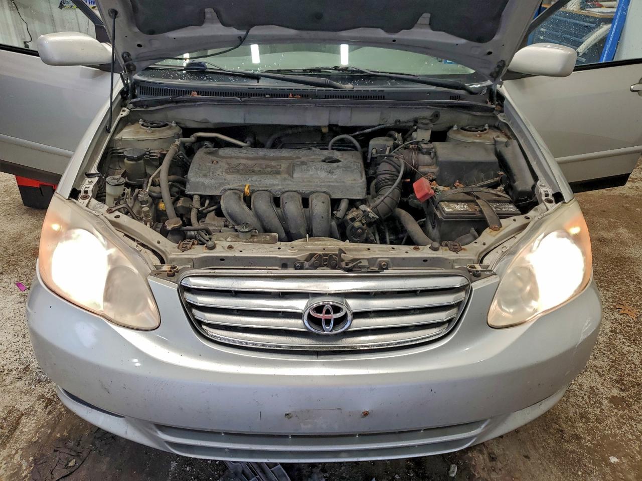 Toyota Corolla Ce Image 12