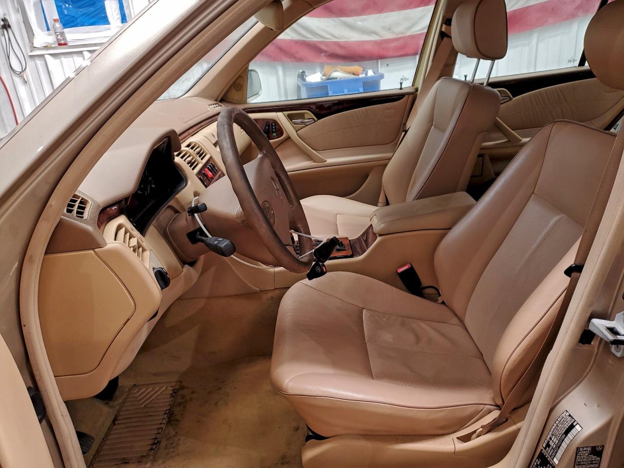 Mercedes-Benz E-Class 430 Image 2