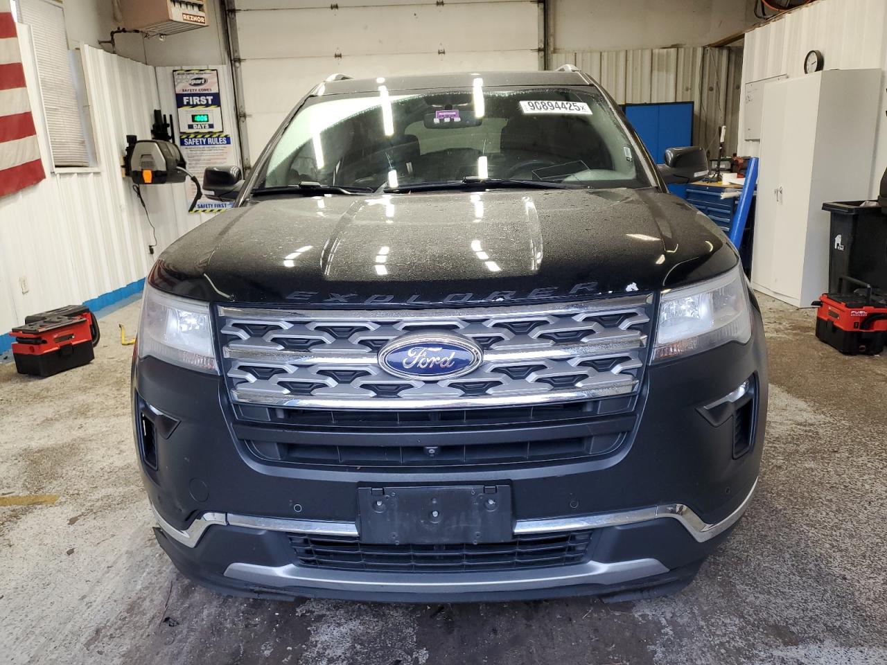 Ford Explorer Limited Image 6