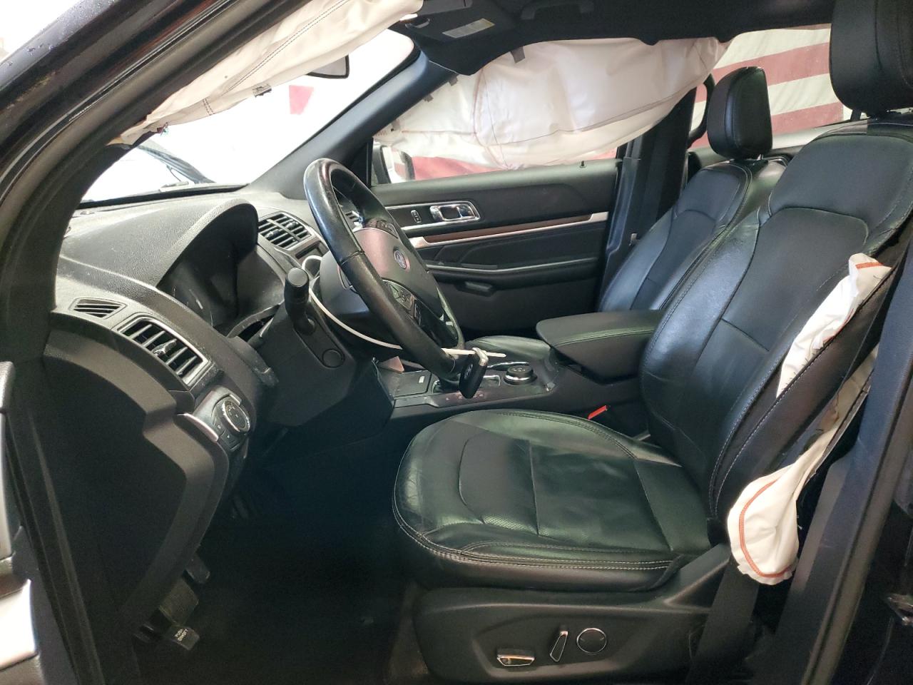 Ford Explorer Limited Image 3