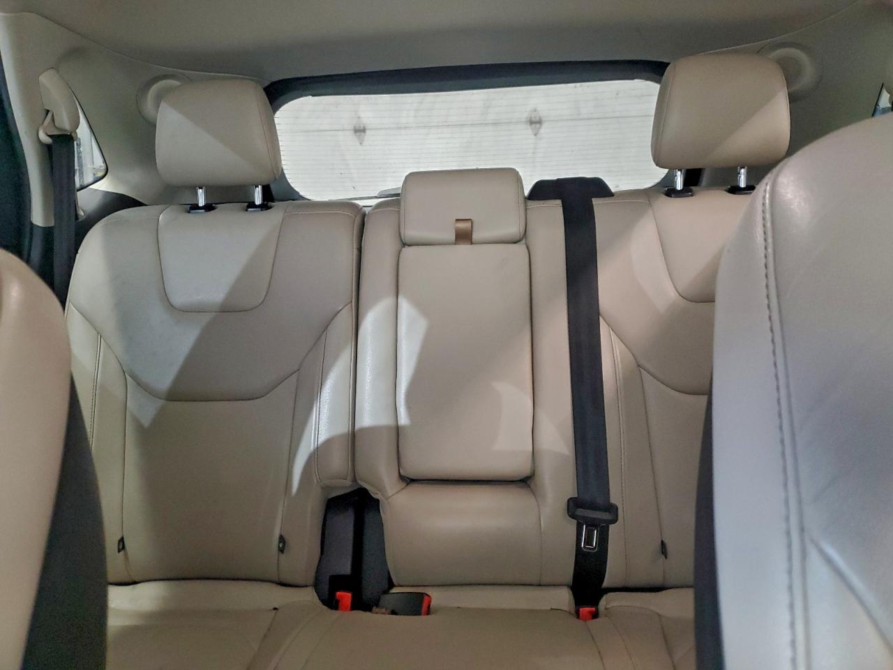 Ford Edge Titanium Image 3