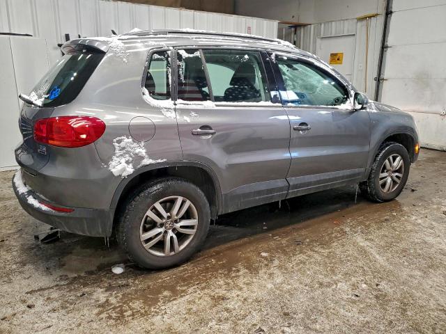 Volkswagen Tiguan S Image 3