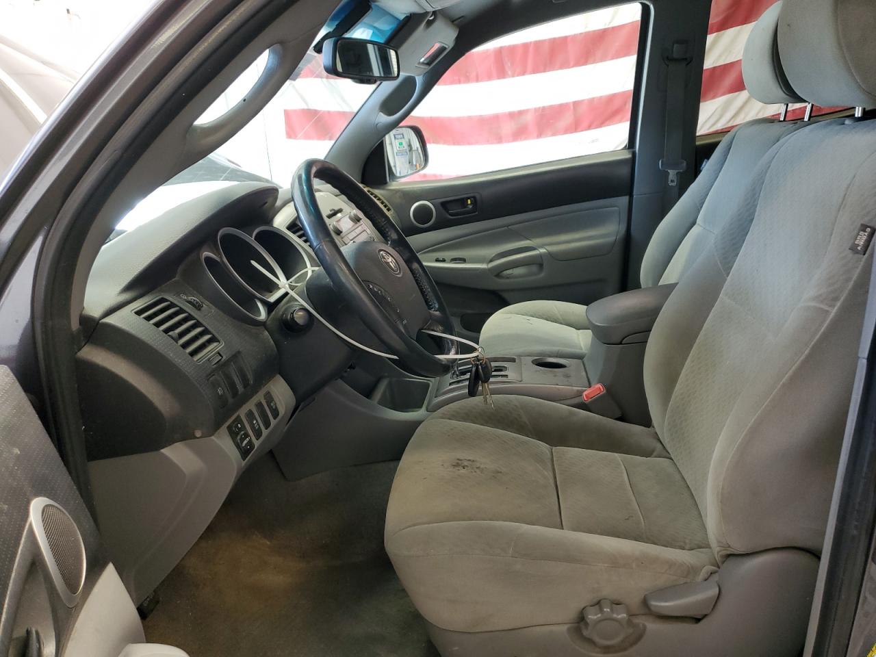 Toyota Tacoma Double Cab Image 12