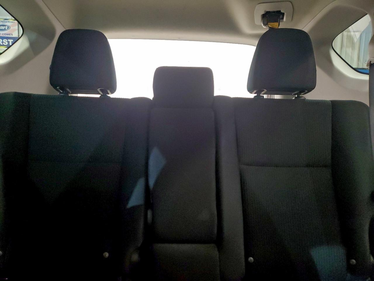 Toyota RAV4 Le Image 3