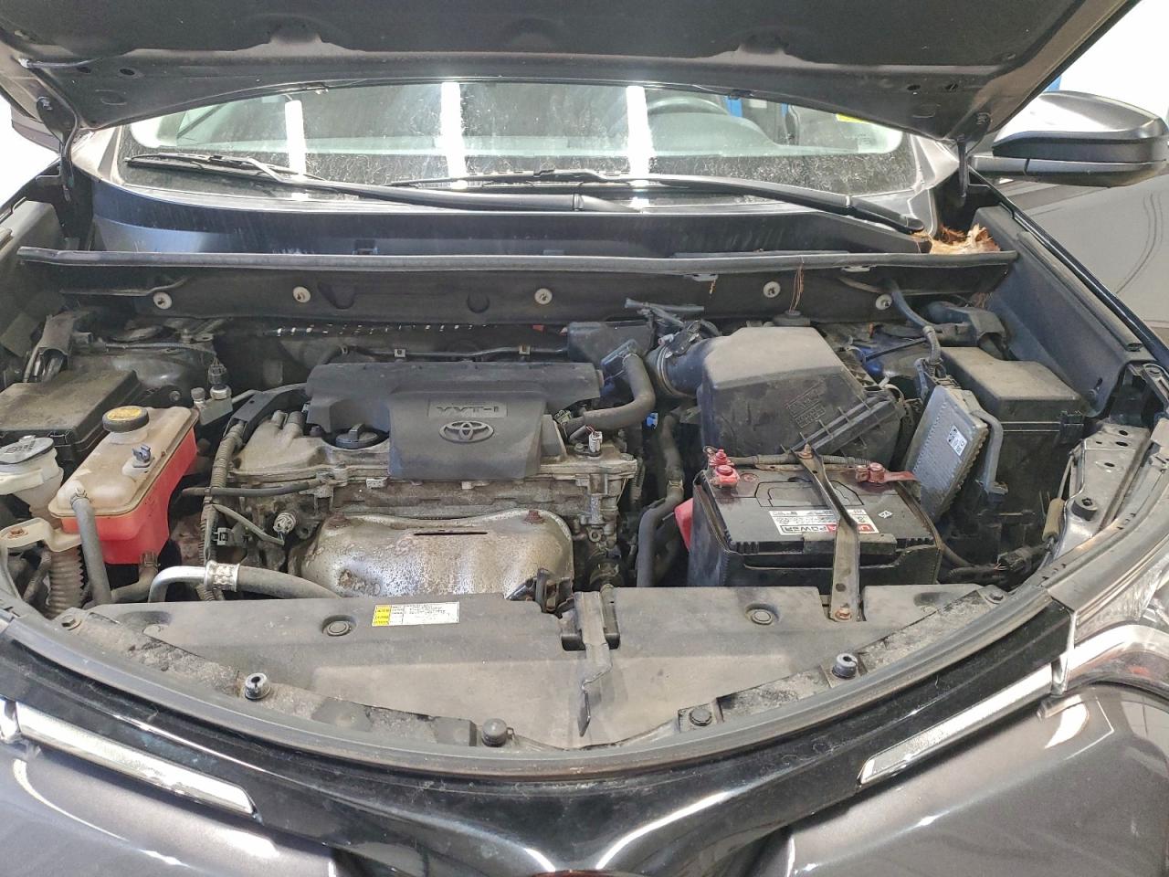 Toyota RAV4 Le Image 5