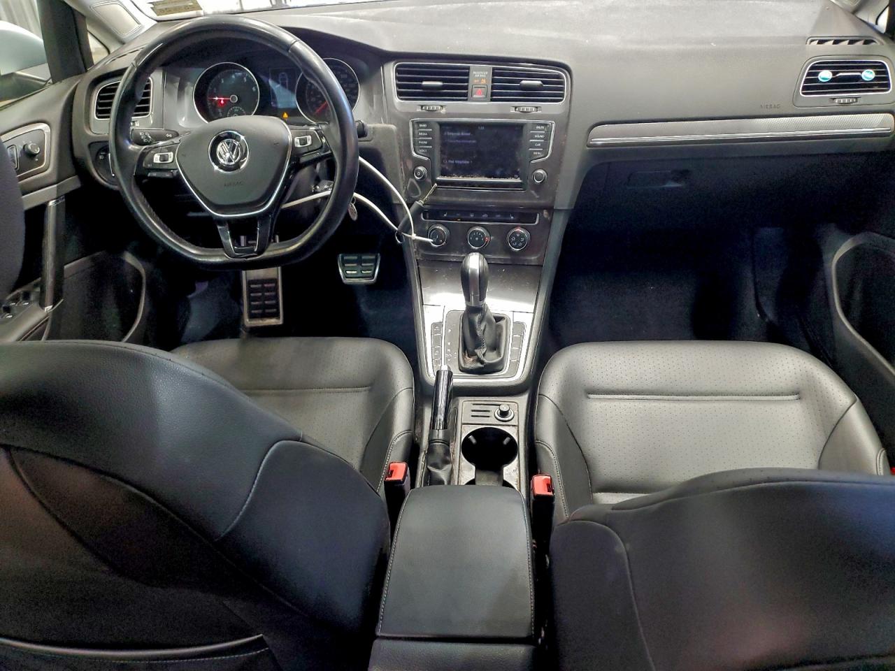Volkswagen Golf S Image 9