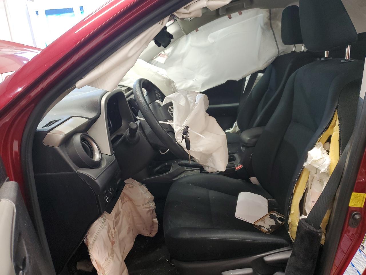 Toyota RAV4 Le Image 13