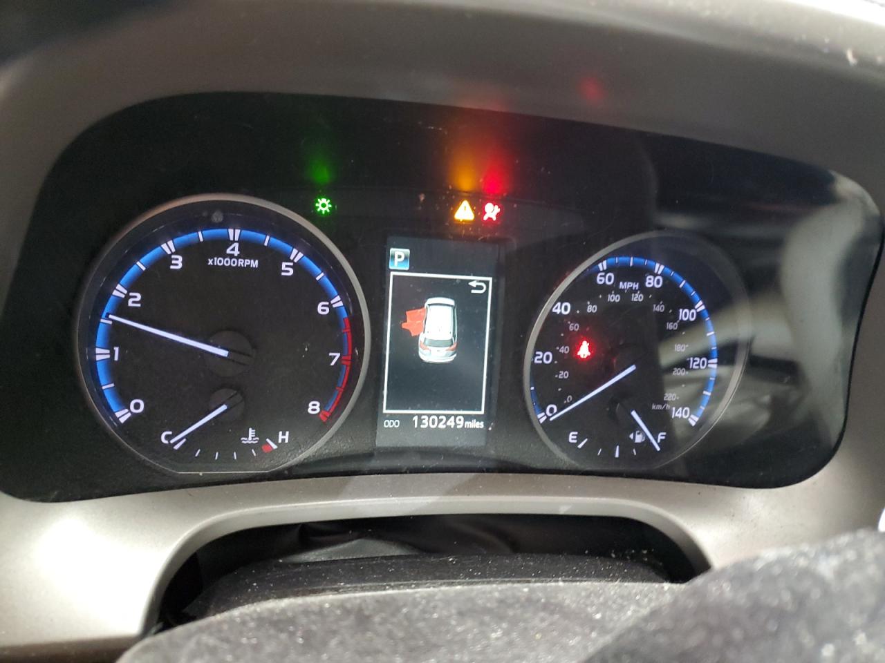 Toyota RAV4 Le Image 8