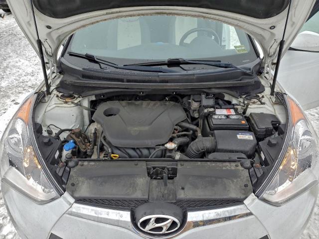 Hyundai VELOSTER Image 10