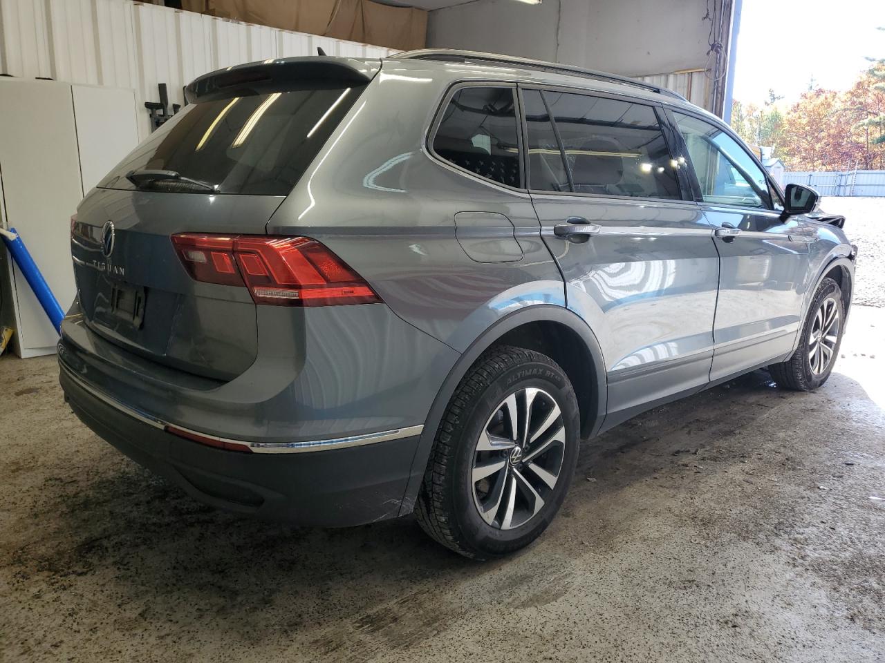 Volkswagen Tiguan S Image 13