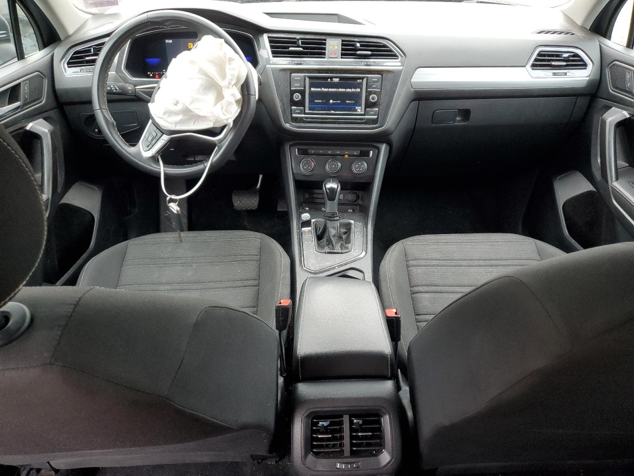 Volkswagen Tiguan S Image 9