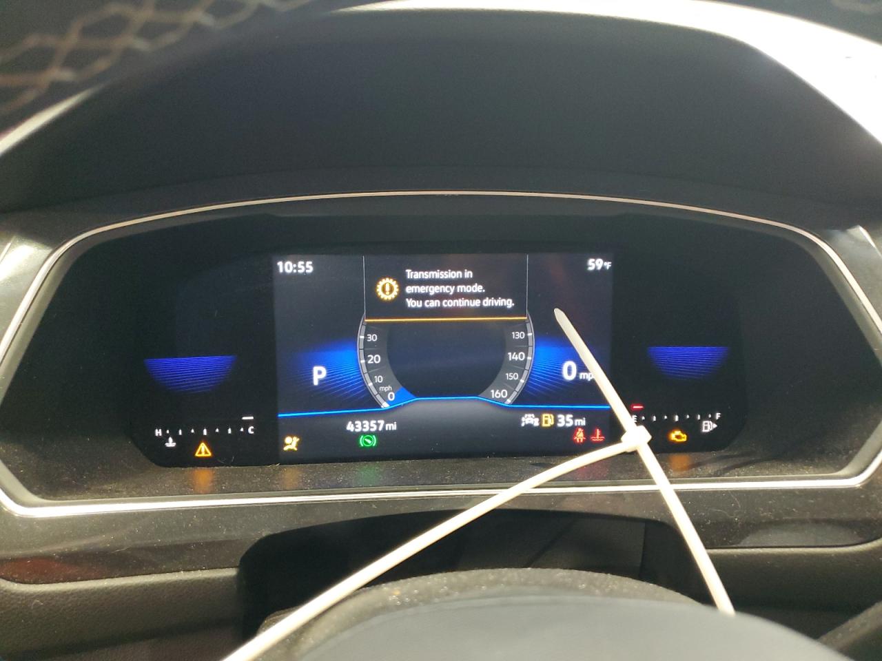 Volkswagen Tiguan S Image 5