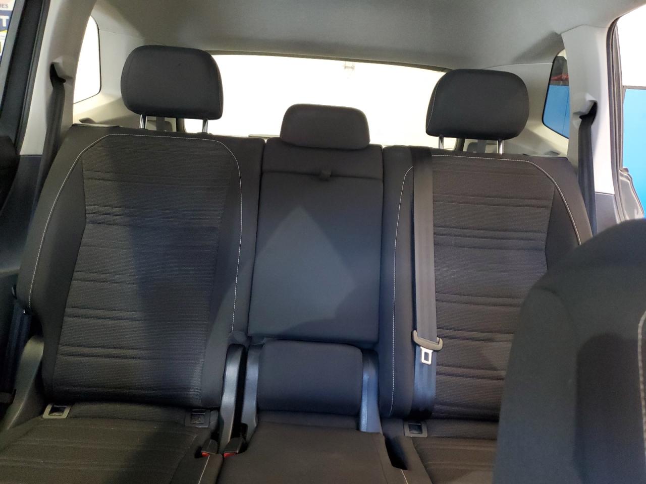 Volkswagen Tiguan S Image 11