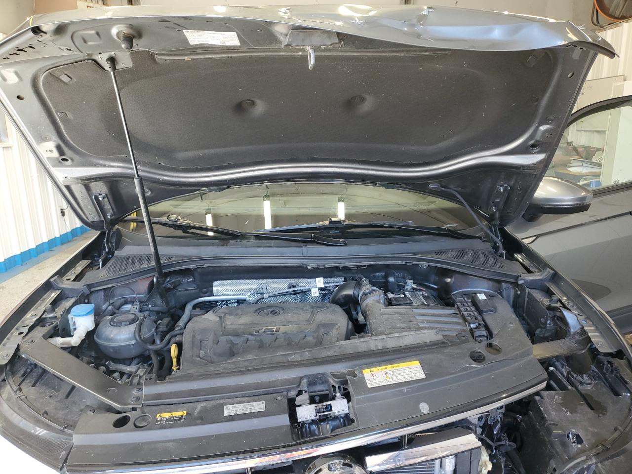 Volkswagen Tiguan S Image 4