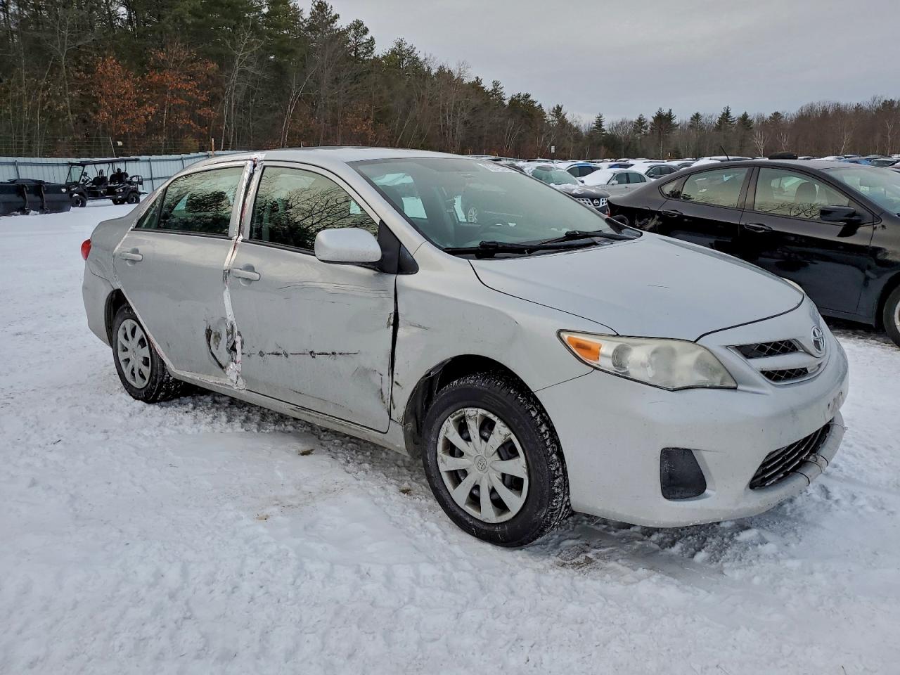 Toyota Corolla Base Image 6