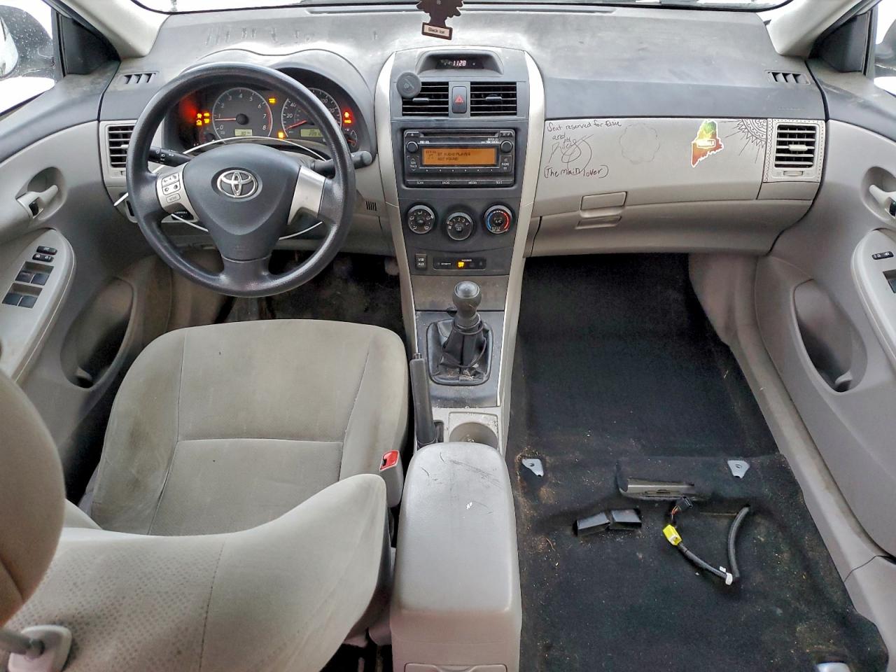 Toyota Corolla Base Image 11