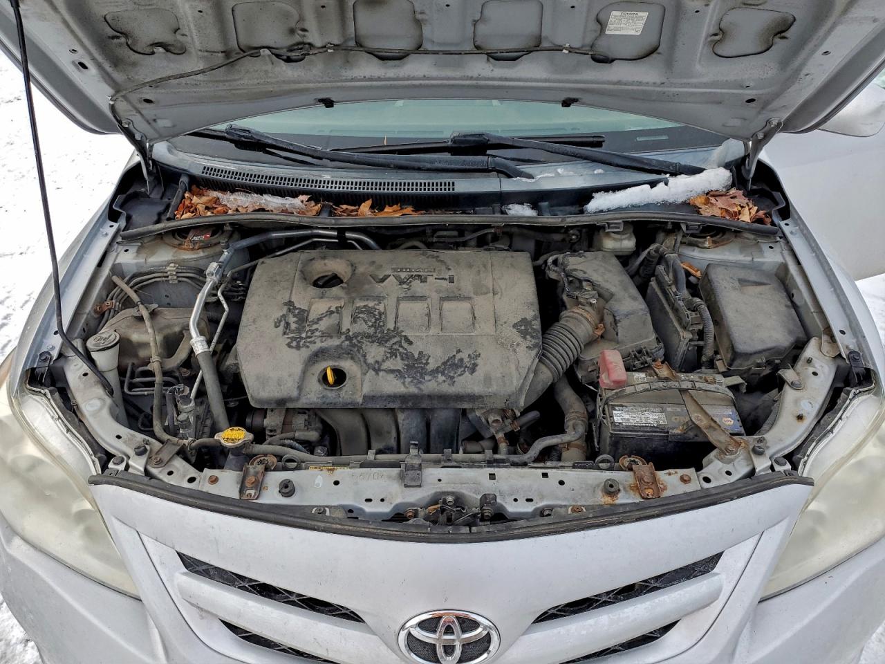 Toyota Corolla Base Image 8