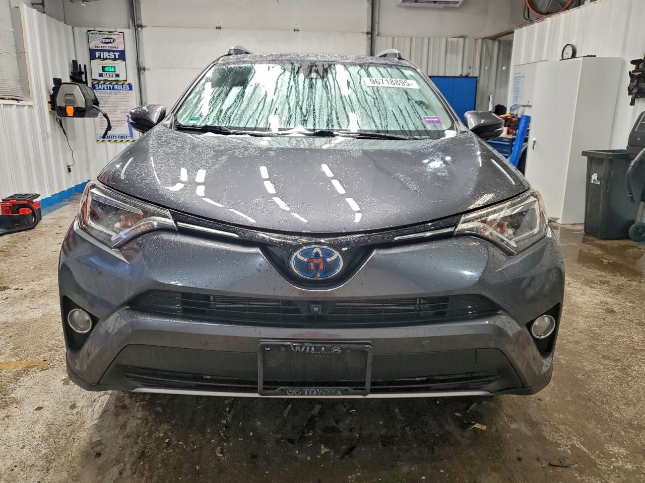 Toyota RAV4 Limited Image 3