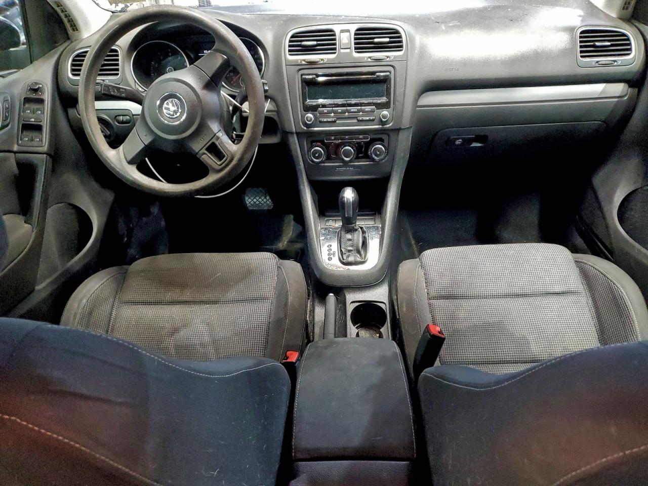 Volkswagen Golf Image 10