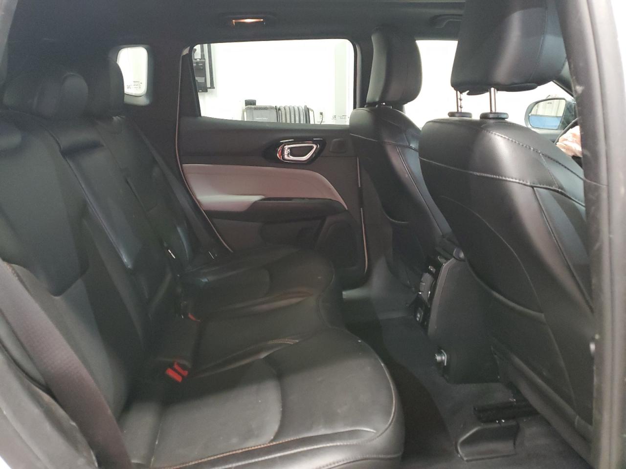 Jeep Compass Limited Image 12