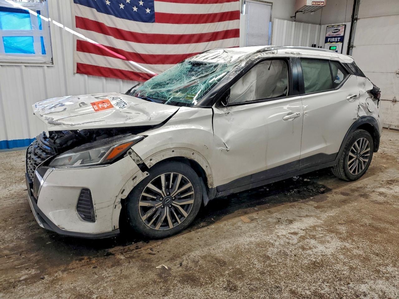 Nissan Kicks Sv Image 1