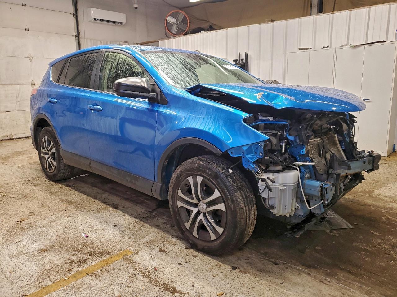 Toyota RAV4 Le Image 2