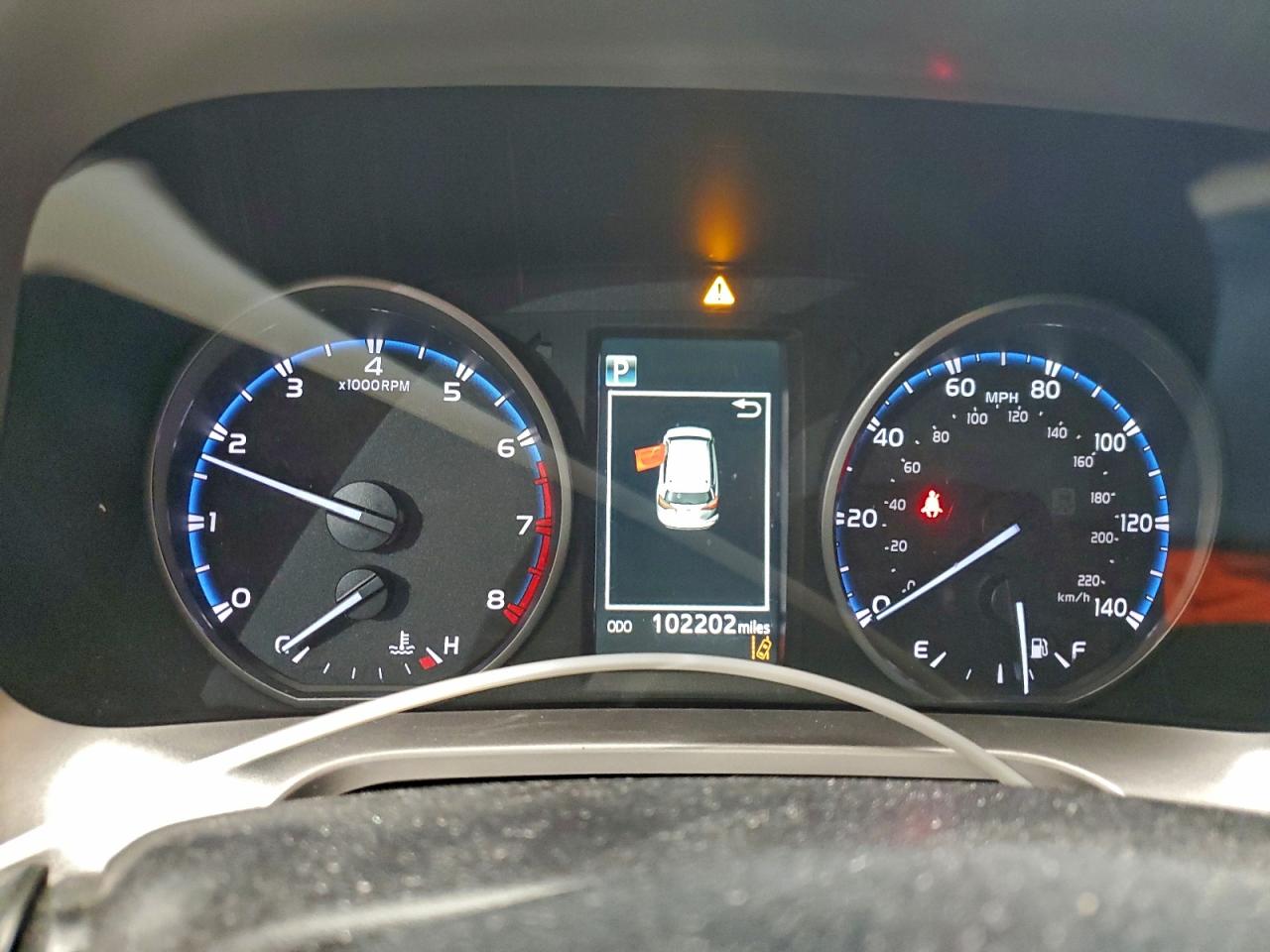 Toyota RAV4 Le Image 9