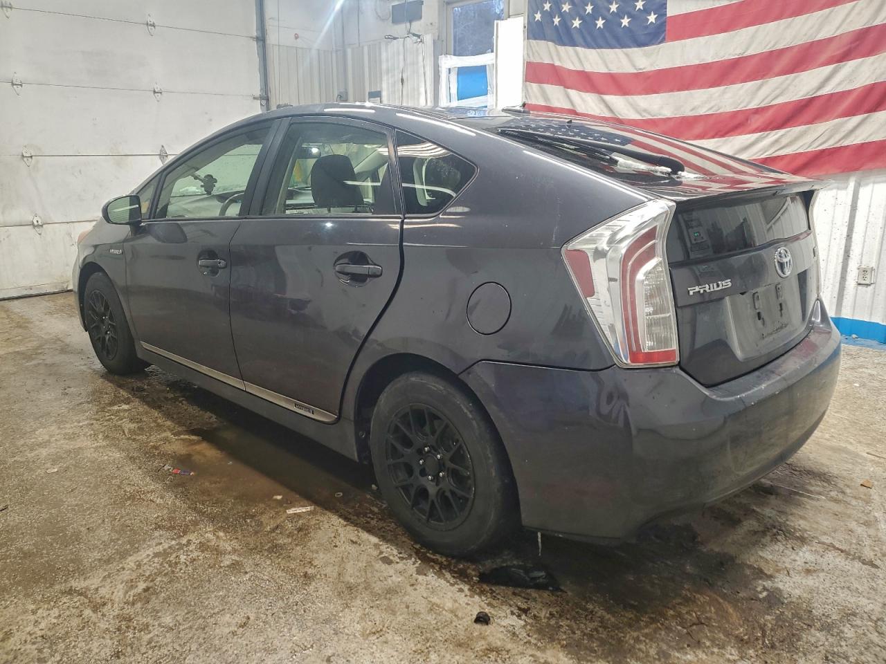 Toyota Prius Image 12