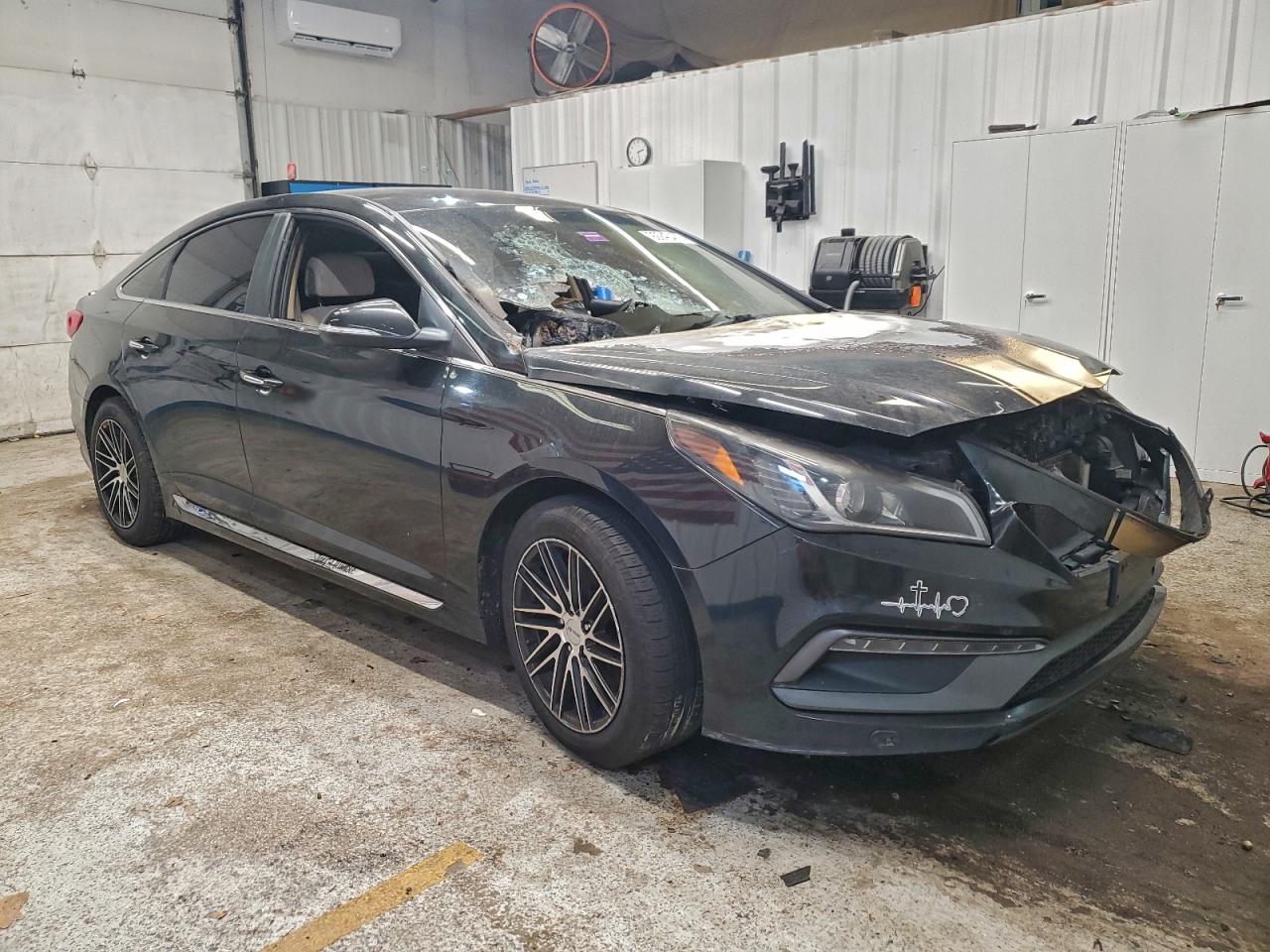 Hyundai SONATA Sport Image 2