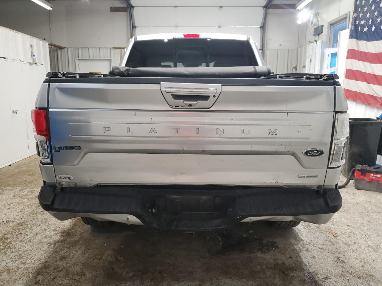 Ford F-150 Supercrew Image 12