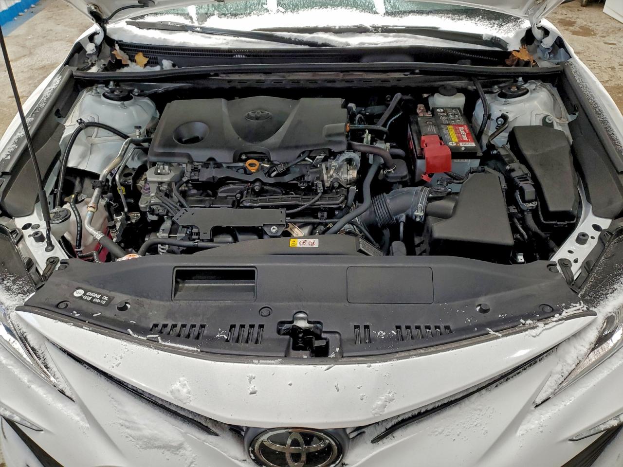 Toyota Camry Le Image 7