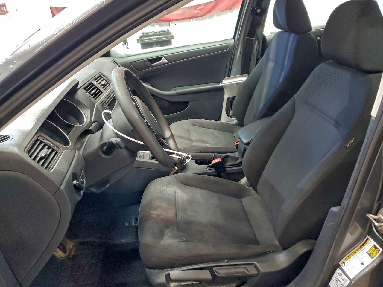 Volkswagen Jetta S Image 7