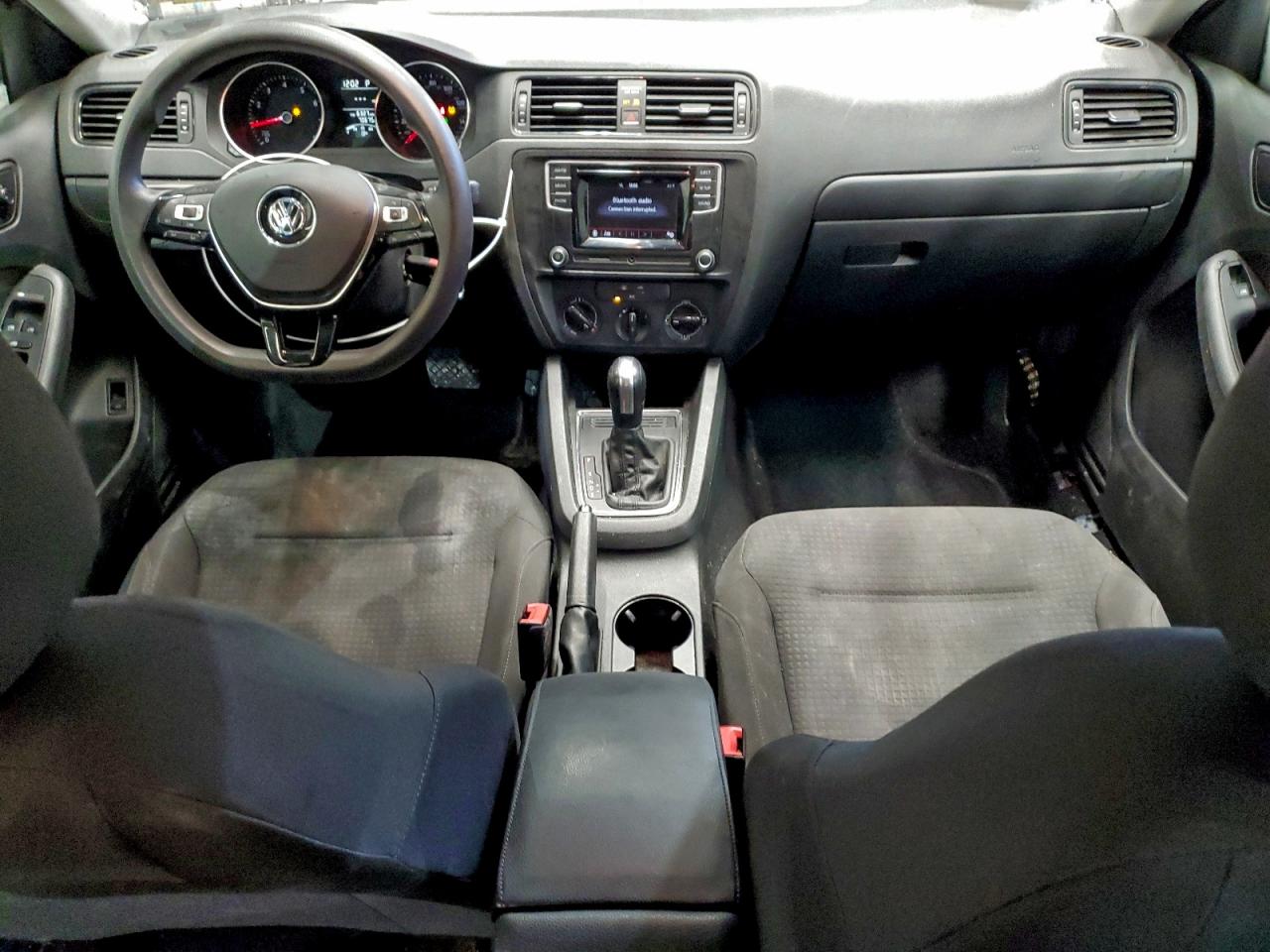 Volkswagen Jetta S Image 12