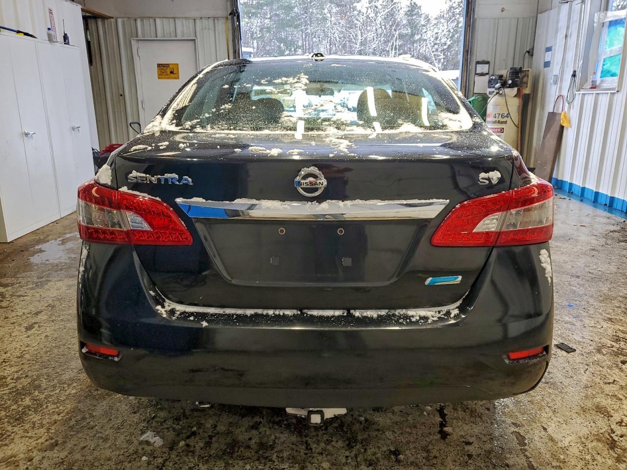 Nissan Sentra S Image 4