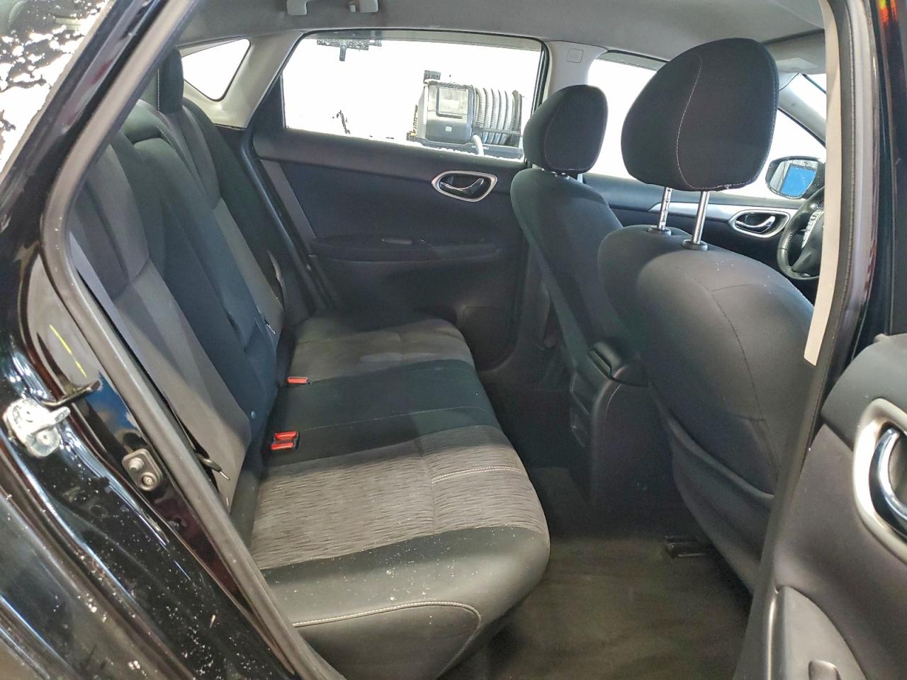 Nissan Sentra S Image 10