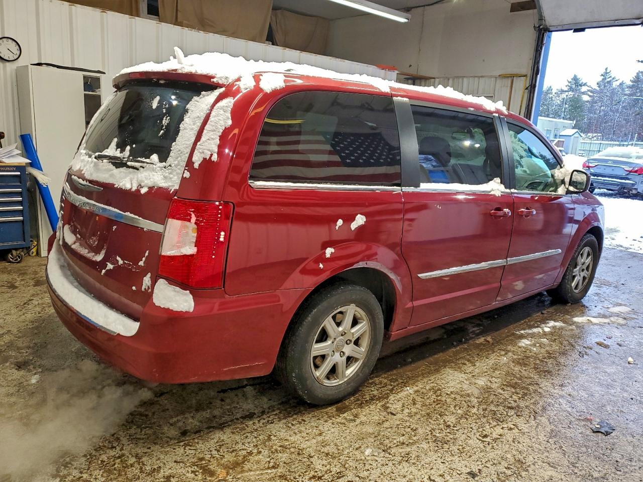 Chrysler Minivan Touring Image 13