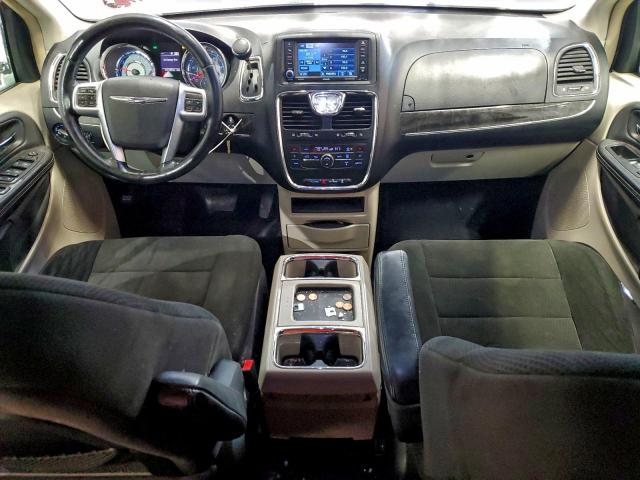 Chrysler Minivan Touring Image 10