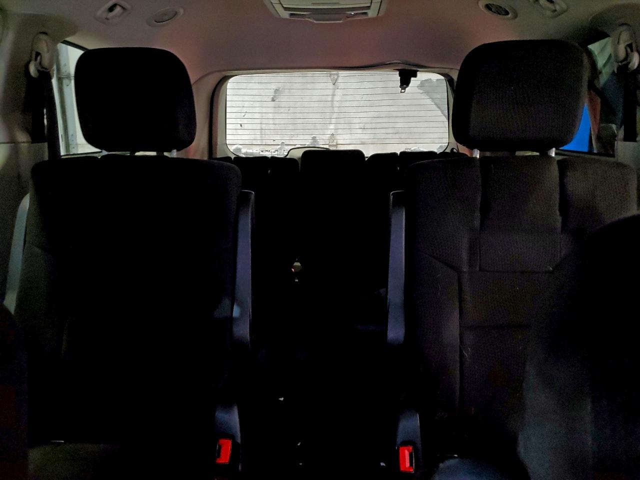 Chrysler Minivan Touring Image 4